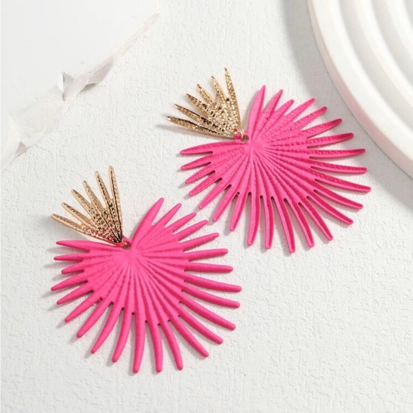 Zara “Radiance” Hot Pink Heart Crown Sunburst Beam Ray Regal Royal Gold Earrings - Picture 10 of 16